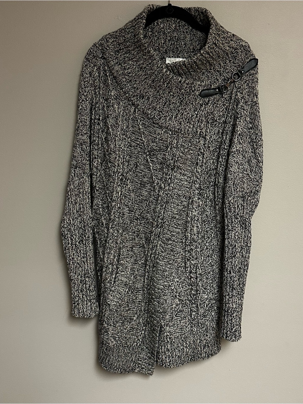 RD Style Marled Gray Cable-Knit Cowl Neck Sweater Tunic Daksha Buckle